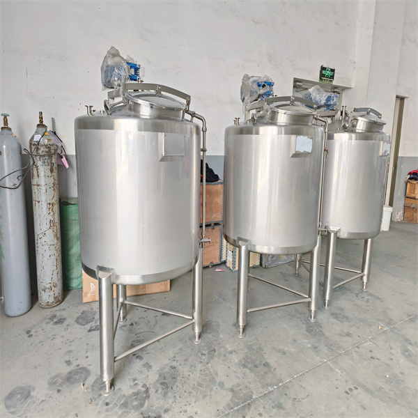 Banyaknya Aplikasi bagi Tangki Campuran Kimia Stainless Steel