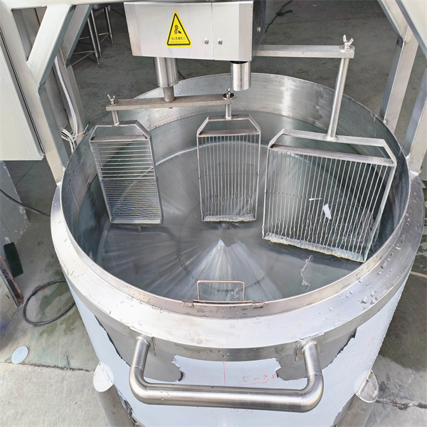 Zainwestuj w niezawodną i o dużym pojemności maszynę do produkcji paneer na skalę komercyjną.