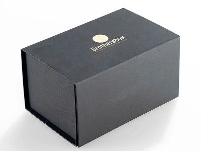How does sustainable packaging reduce packaging waste?