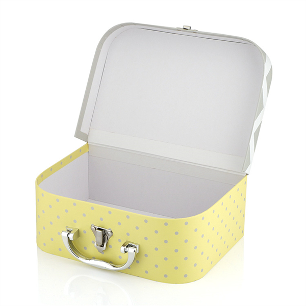 Vali làm từ giấy bìa