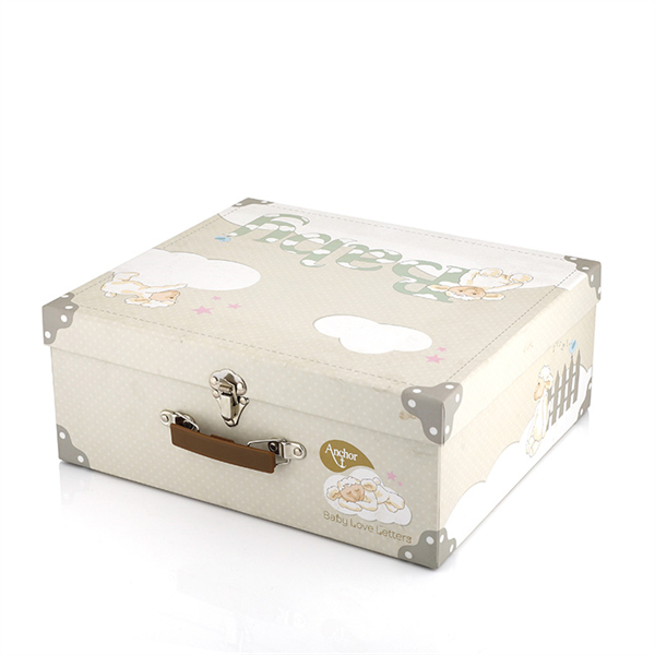 Make gifting special again with our customisable gift boxes