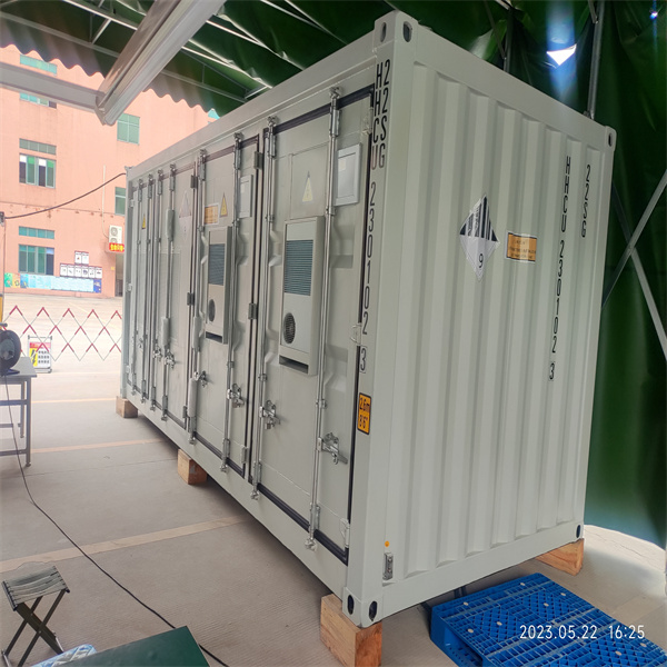 Harnessing Solar Power with Battery Storage