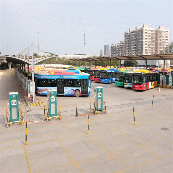 Das weltweit wachsende Netzwerk von Ladepunkten für Elektroautos