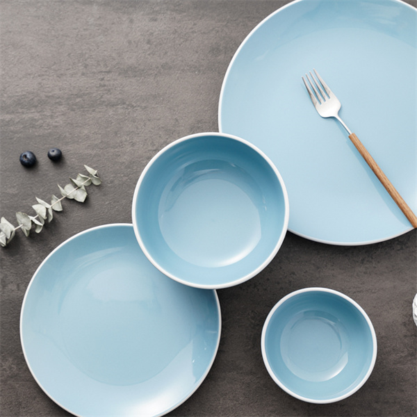 یک مهمانی شام بی‌نظیر را با مجموعه‌های هماهنگ برای ۶ نفر برگزار کنید