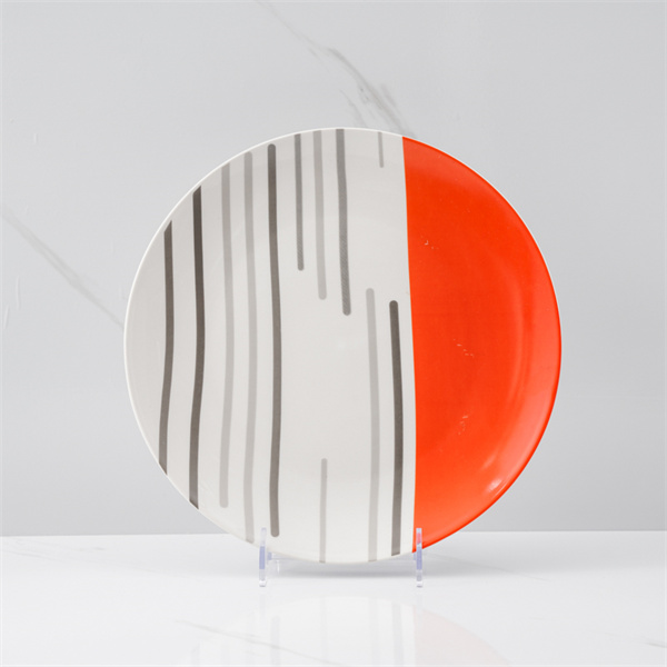 Σερβίρετε τα αγαπημένα σας πιάτα με στιλ με ένα όμορφο πιάτο σερβιρίσματος από χοντρό κεραμικό