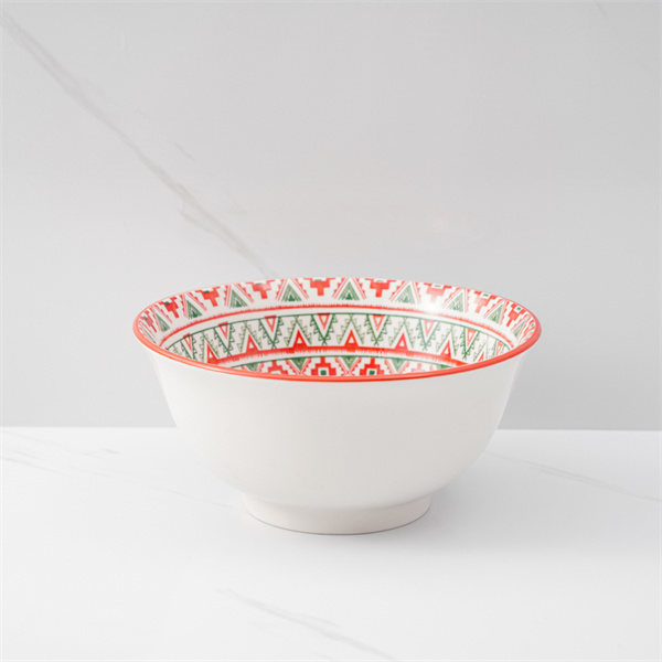 Izberite med različnimi privlačnimi keramičnimi skledicami za žitarice, ki bodo osvetlile vašo mizo.