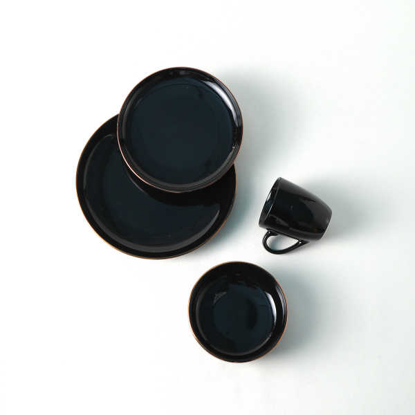 Adăugați o notă de eleganță fiecărei mese cu seturi retro de serviciu de masă