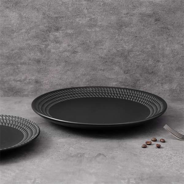 ブラックディナープレートの美しさ