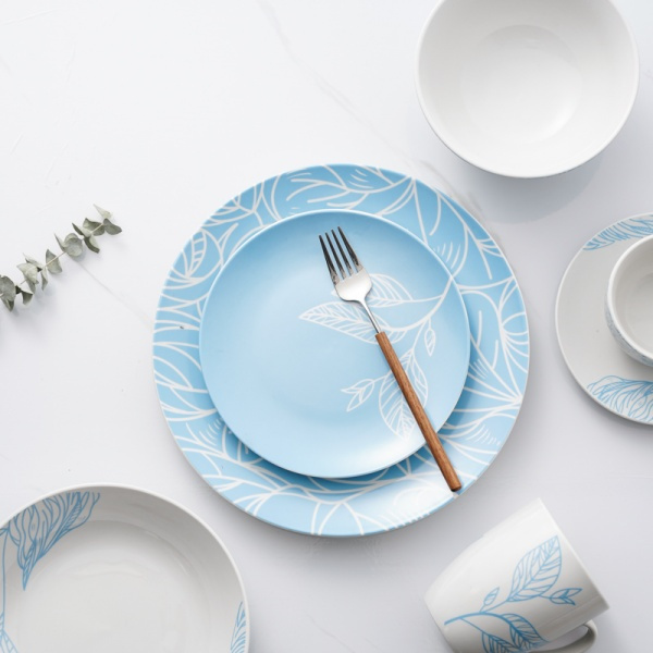 Iolrasach plátaí seirbhíse stoneware le haghaidh tostáin, príomhchúrsaí agus milseáin