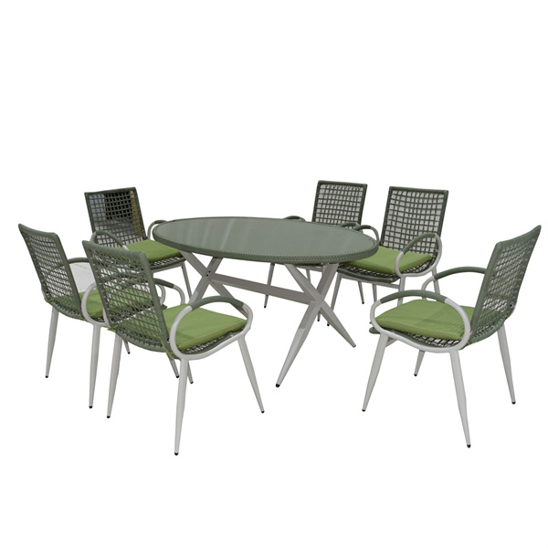 La versátil mesa de comedor de ratán se adapta a cualquier estilo de decoración