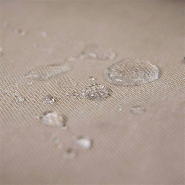 Uživajte u luksuznoj udobnosti sa savremenim patijskim skupom