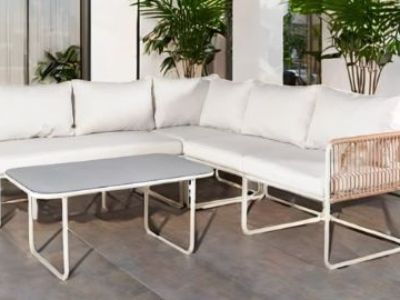 How to Select the Right Patio Furniture for All-Season Use