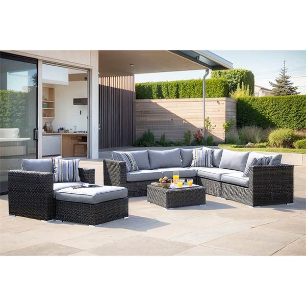 Изживейте максимален комфорт и универсалност с модулно градинско канапе