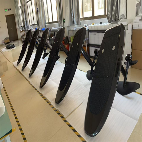 Discover the Ultimate Surfing Adventure with a Motorized Board