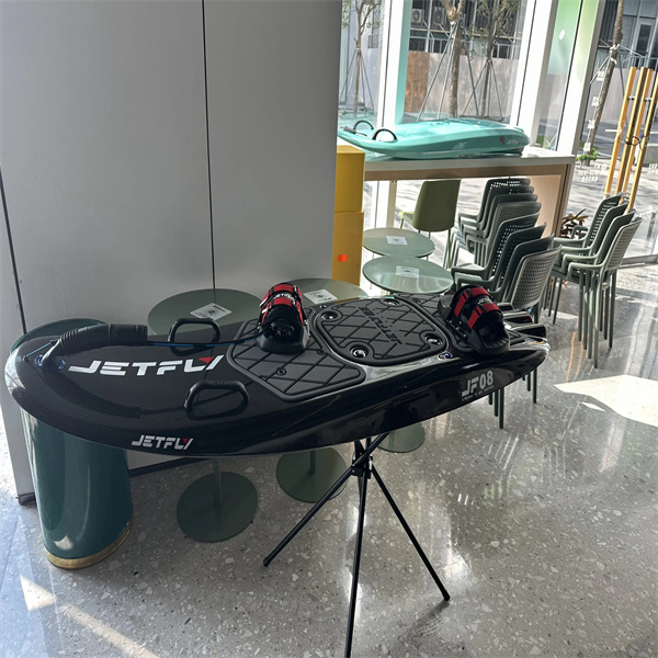 ยกระดับทักษะการเล่นเซิร์ฟของคุณให้สูงขึ้นด้วยตัวเลือกกระดานโต้คลื่นแบบมอเตอร์