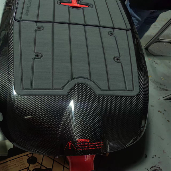 Εξερευνήστε νέους τρόπους για να απολαύσετε τη θάλασσα με την καινοτόμο τεχνολογία jet fly surfboard