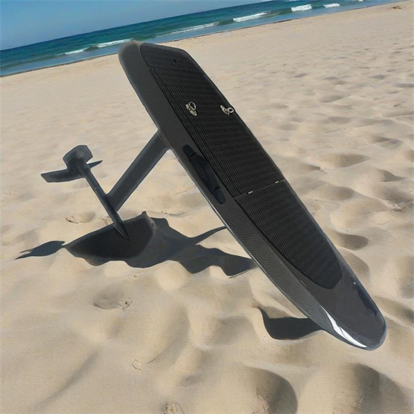Élevez votre jeu de surf au niveau supérieur avec une planche de surf électrique