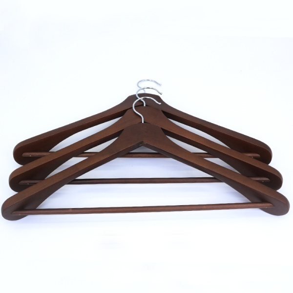 Modernisieren Sie Ihren Schrank mit stylischen Anzugbügeln