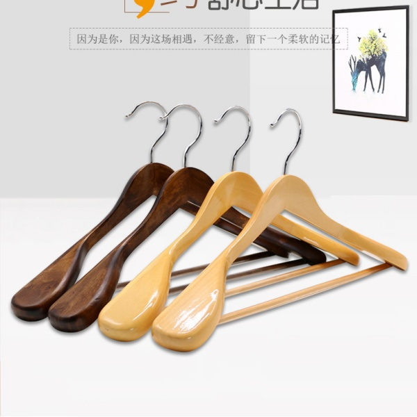 Diga adeus aos ternos amassados com cabides adequados