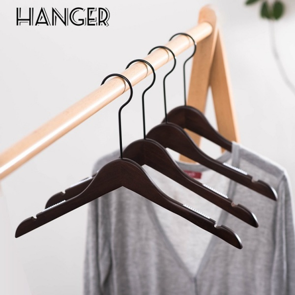 Sag Auf Wiedersehen zu unordentlichen Schränken mit Target Coat Hangers