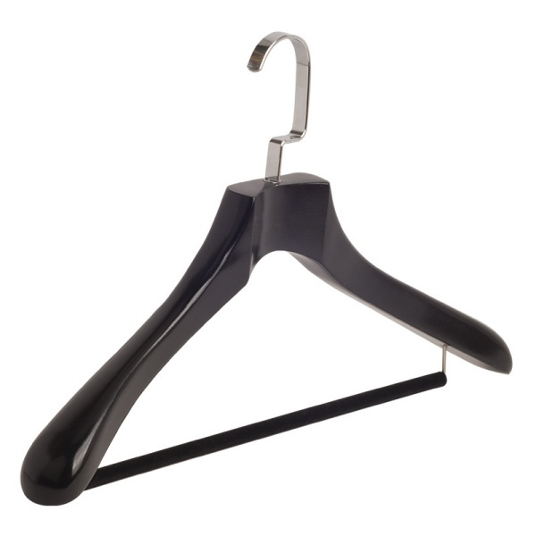 Kokeile premium-puuhankereiden eroa vaatekaapissasi