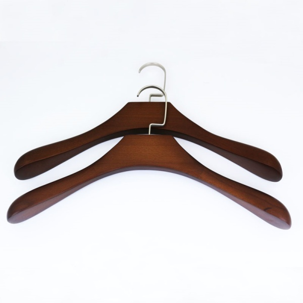 Améliorez votre organisation de placard avec les meilleurs cintres de luxe