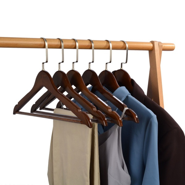 Mengapa Hanger Kayu Adalah Pilihan Terbaik