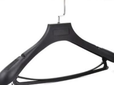 The Anti-Wrinkle Technology in Premium Pants Hangers
