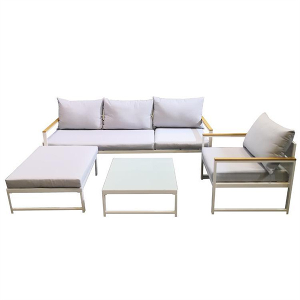 Disfruta de reunións ao ar libre coa solución de asentos perfecta: un sofá exterior