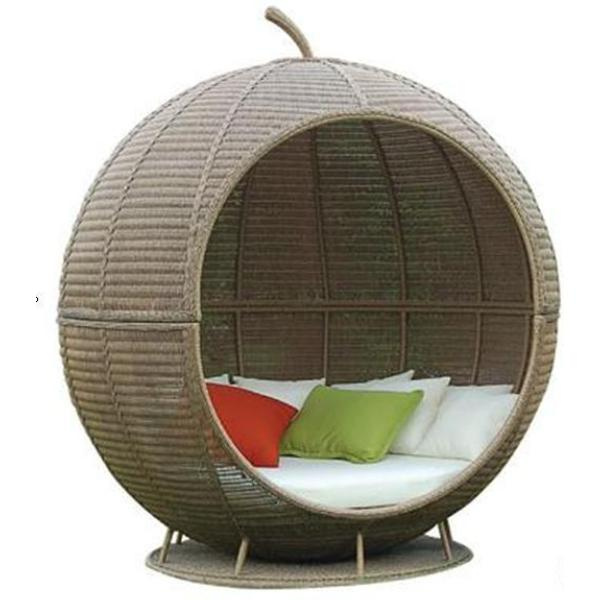 उच्च गुणवत्ता वाले पैटियो खाने के सेट के साथ बाहरी जगह को एक गर्म और सहज ओएसिस बनाएं।