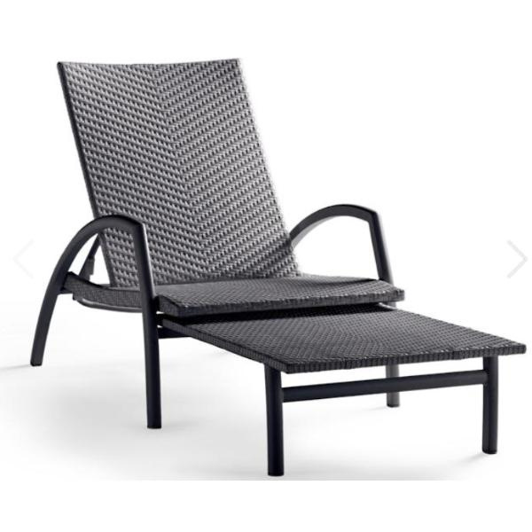 Përmirësoni eksperiencën tuaj të jeshit në larg me vepër dhe lule për hapur.