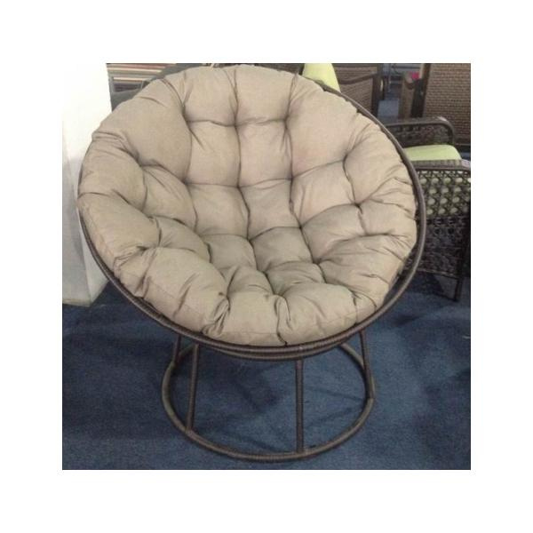 Leva comodidade e estilo ao teu terreo cunha disposición de mesa e cadeiras de xardín