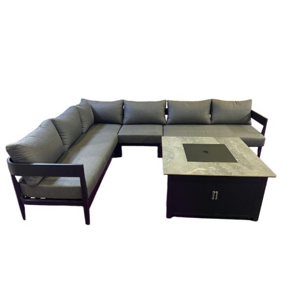 Omdan din baghave til et smukt tilflugtssted med en stilfuld rørfiber havecanape