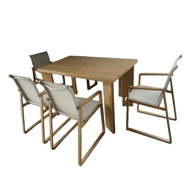 Насолоджуйтеся життям на вулиці за допомогою універсального ротангового дивана для вітальні на відкритому повітрі для вашої тераси або балкону