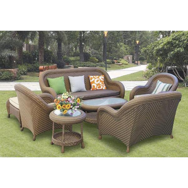 कठोर सूरज के बिना बाहर का मज़ा उठाएं गार्डन पैरासोल और स्टैंड के साथ।