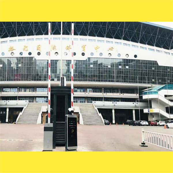 ナンバープレート認識システムによる法執行の強化