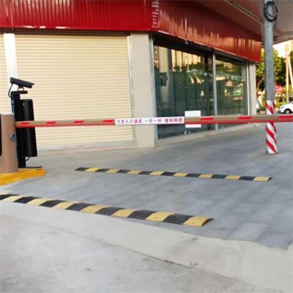 Байгаа гадны барилгийн аюулгүй байдлын анхааруулга цахилгаанчдыг эсвэл велосипедчидийг хамгаалахад ямар нөхцөлттэй байдаг.