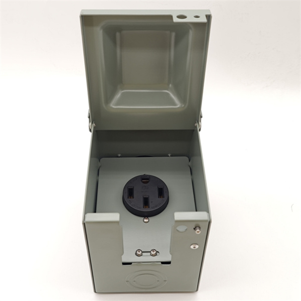 Diga adiós a los cables enredados y a los tomacorrientes expuestos con una caja para enchufe exterior