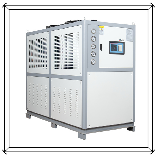 Wskazówki dotyczące konserwacji, które pomogą utrzymać chłodnicę wody chłodzoną powietrzem w sprawnej kondycji.