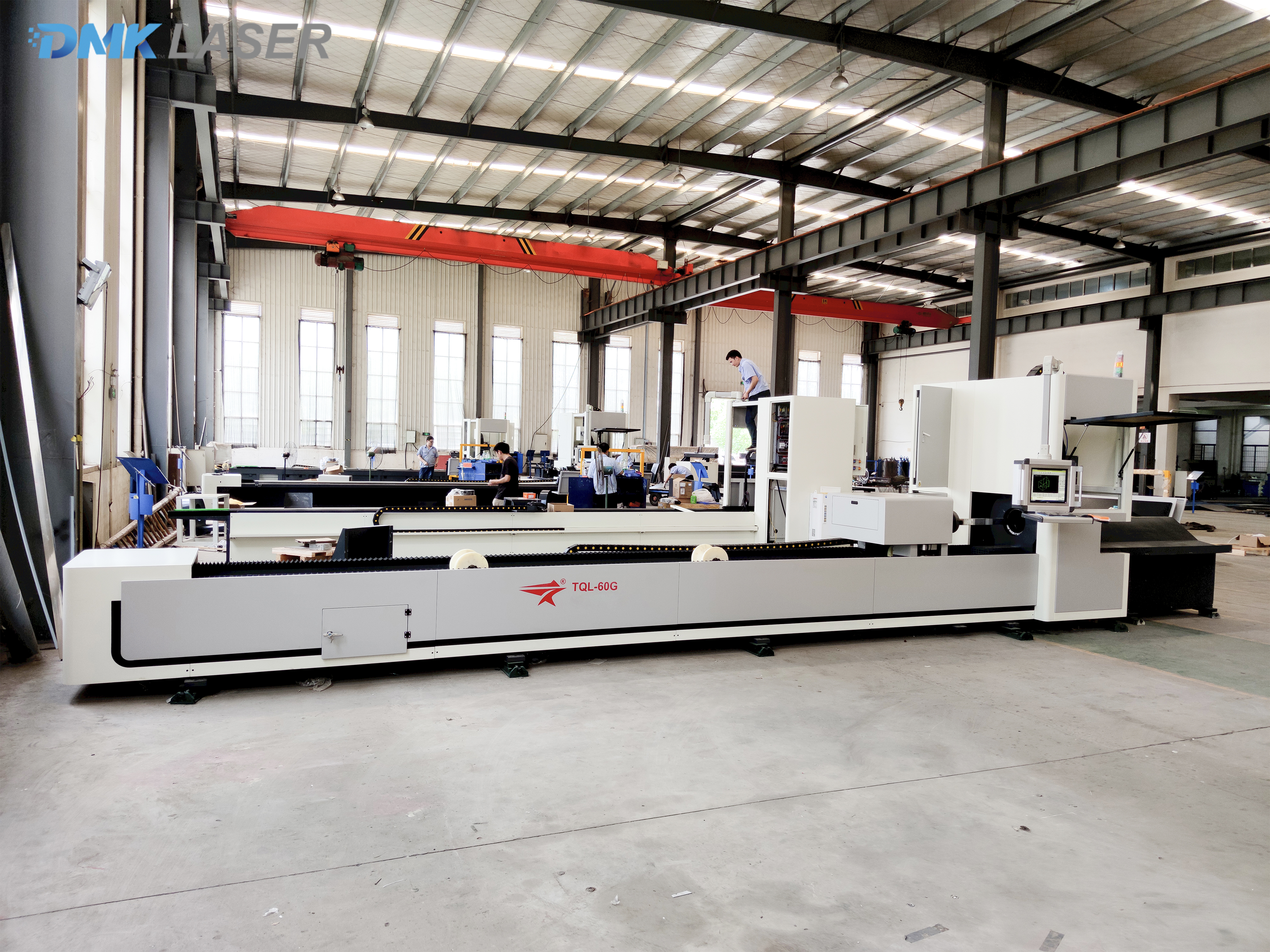 Metal Tube Raycus fiber Laser Cutting Machine 6000W  factory