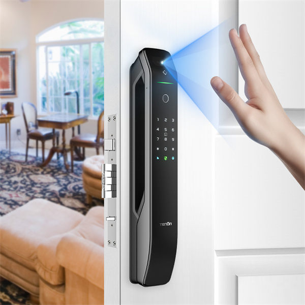 Zůstaňte připojeni a chráněni technologií chytrých zámků na vstupních dveřích