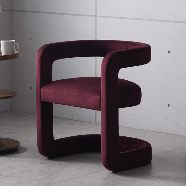 Трансформишите свој простор коришћењем нашег модног и функционалног намештаја.