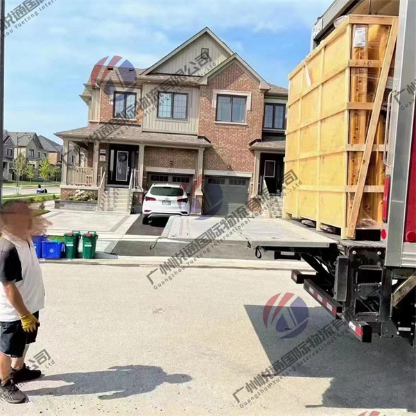 Самый длинный контейнеровоз, когда-либо построенный