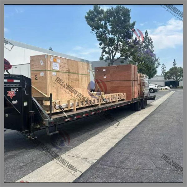 Affordable shipping options for sending packages to the United States from Canada