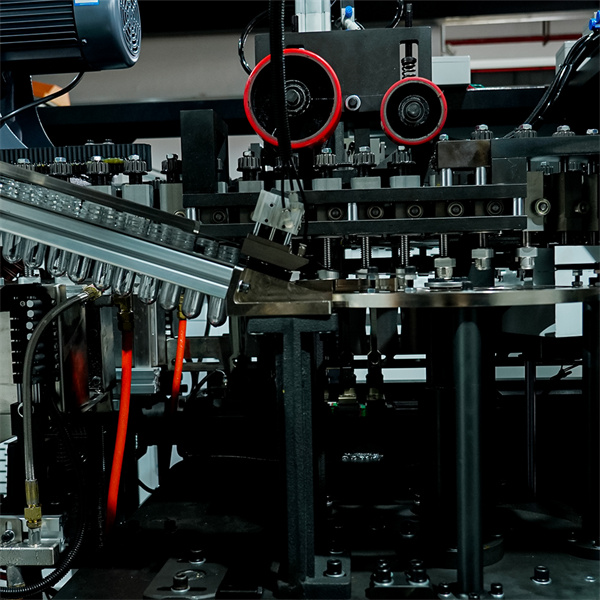 Προσαρμοστικές Λύσεις για να Καλύψουν τις Συγκεκριμένες Ανάγκες Παραγωγής Φιαλών