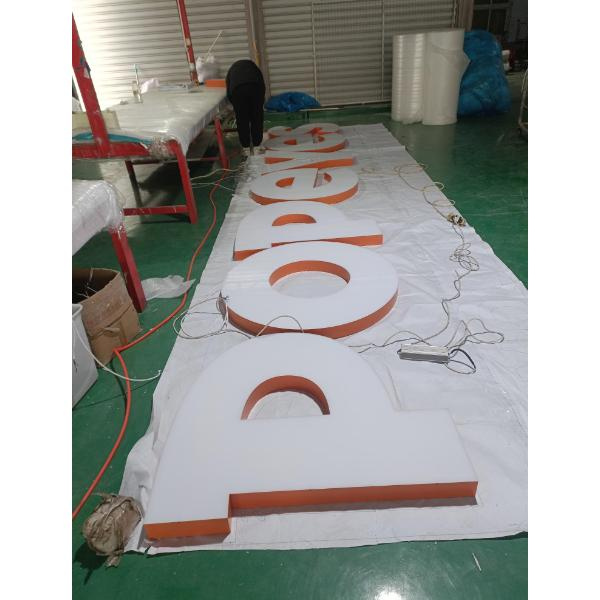 Ko'zga tashlanadigan tashqi displey ehtiyojlarini silliq birlashtirish