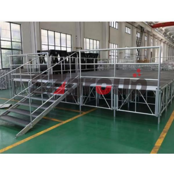 Повисите визуелни квалитет вашег догађаја са нашим висококвалитетним и стилским дизајнима позорница