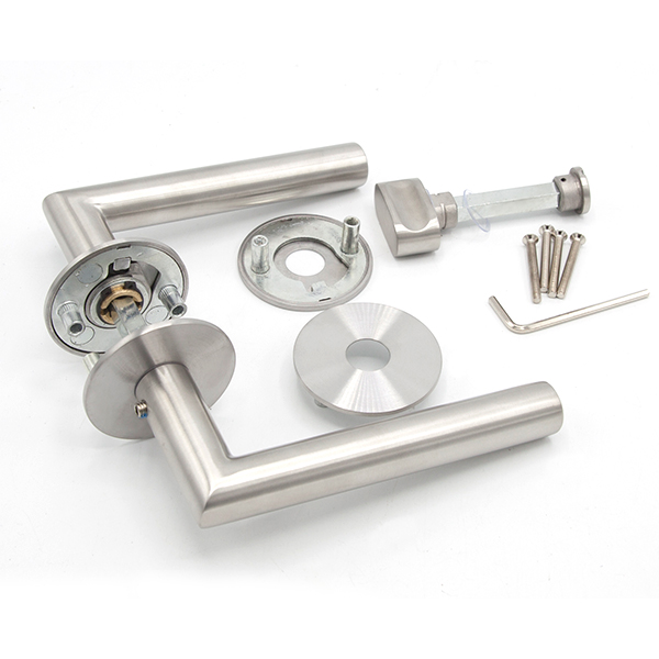 Důležitost údržby a olejování zámků na vstupních dveřích