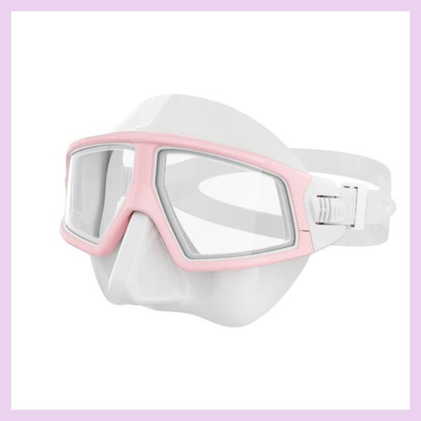 Stay safe and enjoy crystal-clear views beneath the surface with a reliable head diving mask