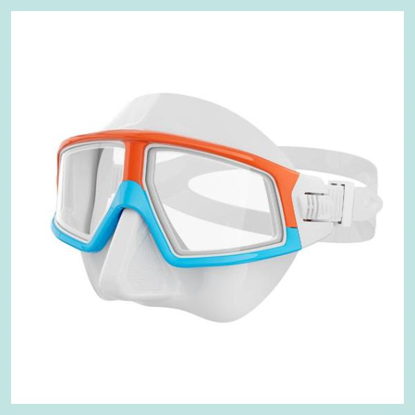 Discover the Wonders of Underwater with Scuba Mask and Flippers